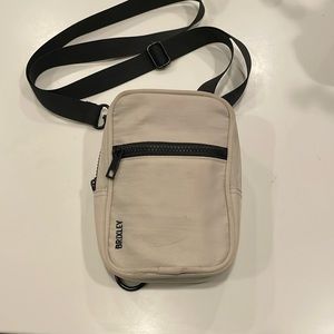 Brixley Creme crossbody bag